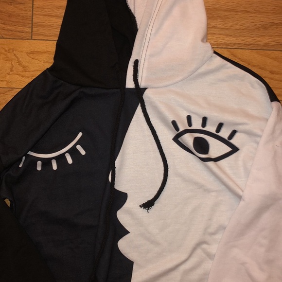 Cropped Hooded Shirt - Picture 2 of 3